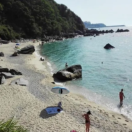 아파트 Charming House With Pool 파르겔리아