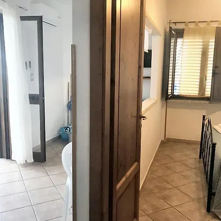 Charming House With Pool Apartman