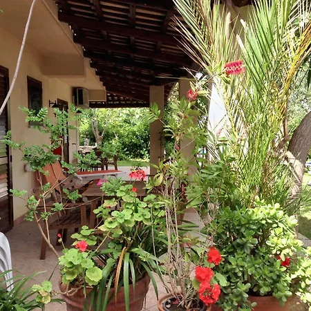 Charming House With Pool 아파트 *