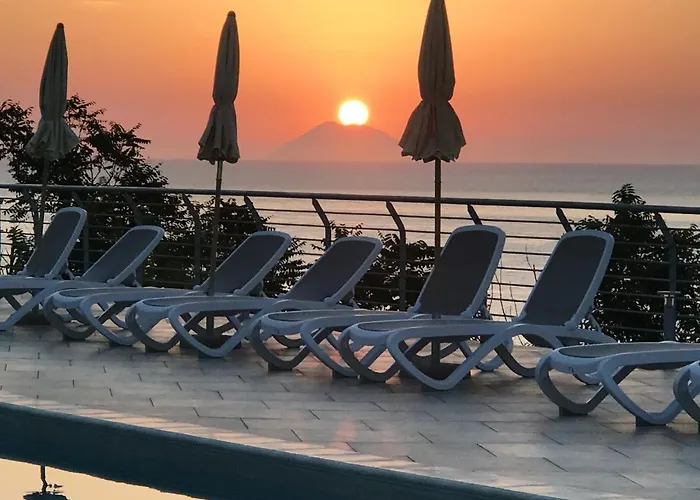 Charming House With Pool Parghelia